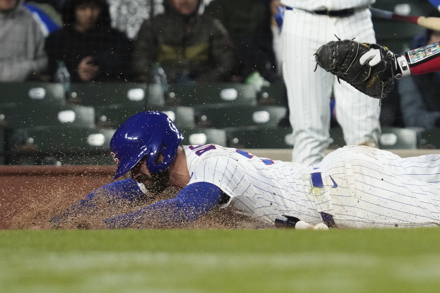 Steele tosses 7 innings as the Cubs pound the Rangers 7-0 on frigid night | iNFOnews.ca
