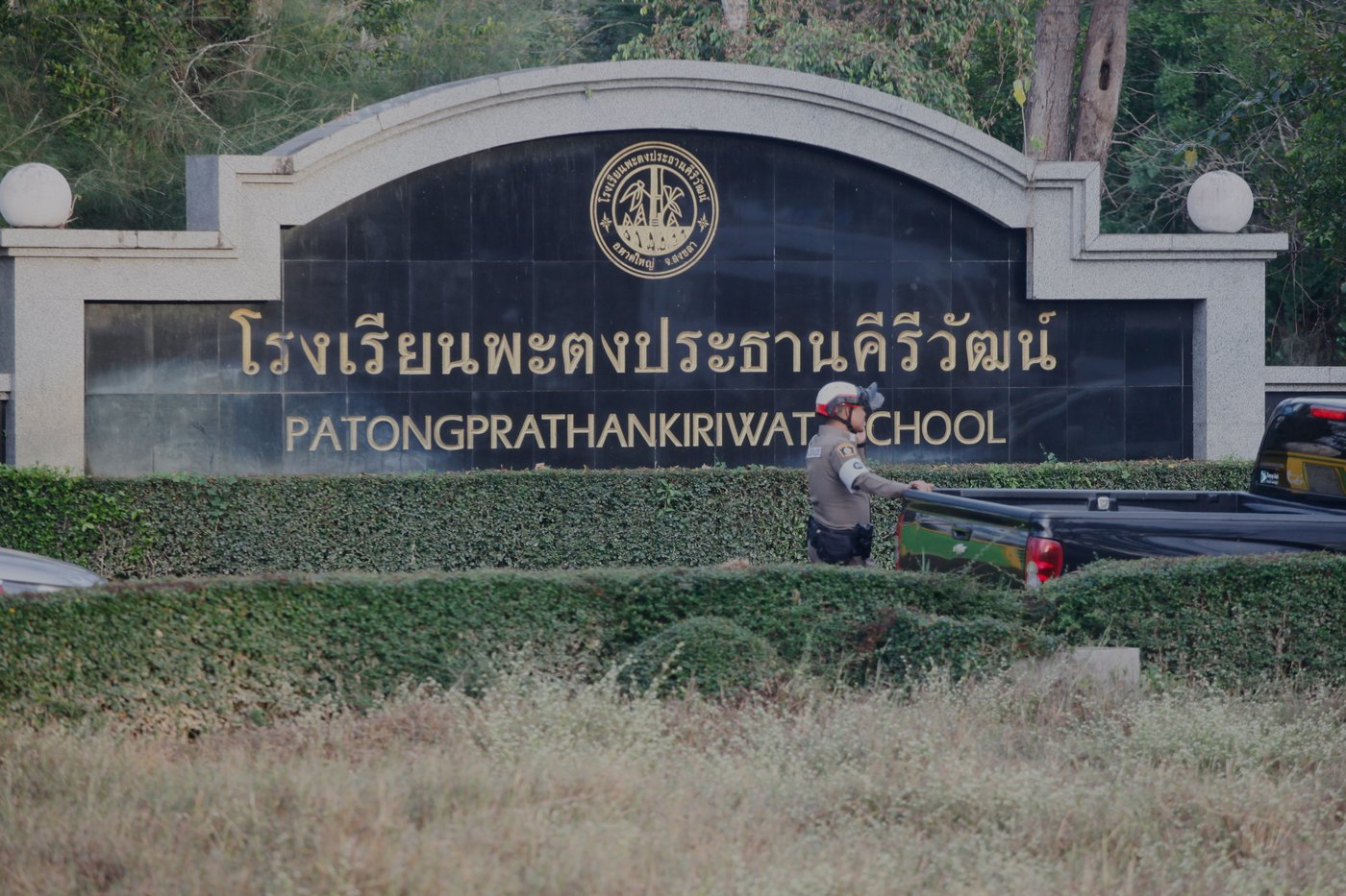 Teenager steals gun from police and attacks a school in southern Thailand, killing 1 | iNFOnews.ca