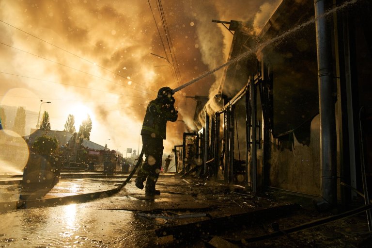 Ukraine launches one of its largest aerial attacks of the war, killing at least 6 people in Russia | iNFOnews.ca
