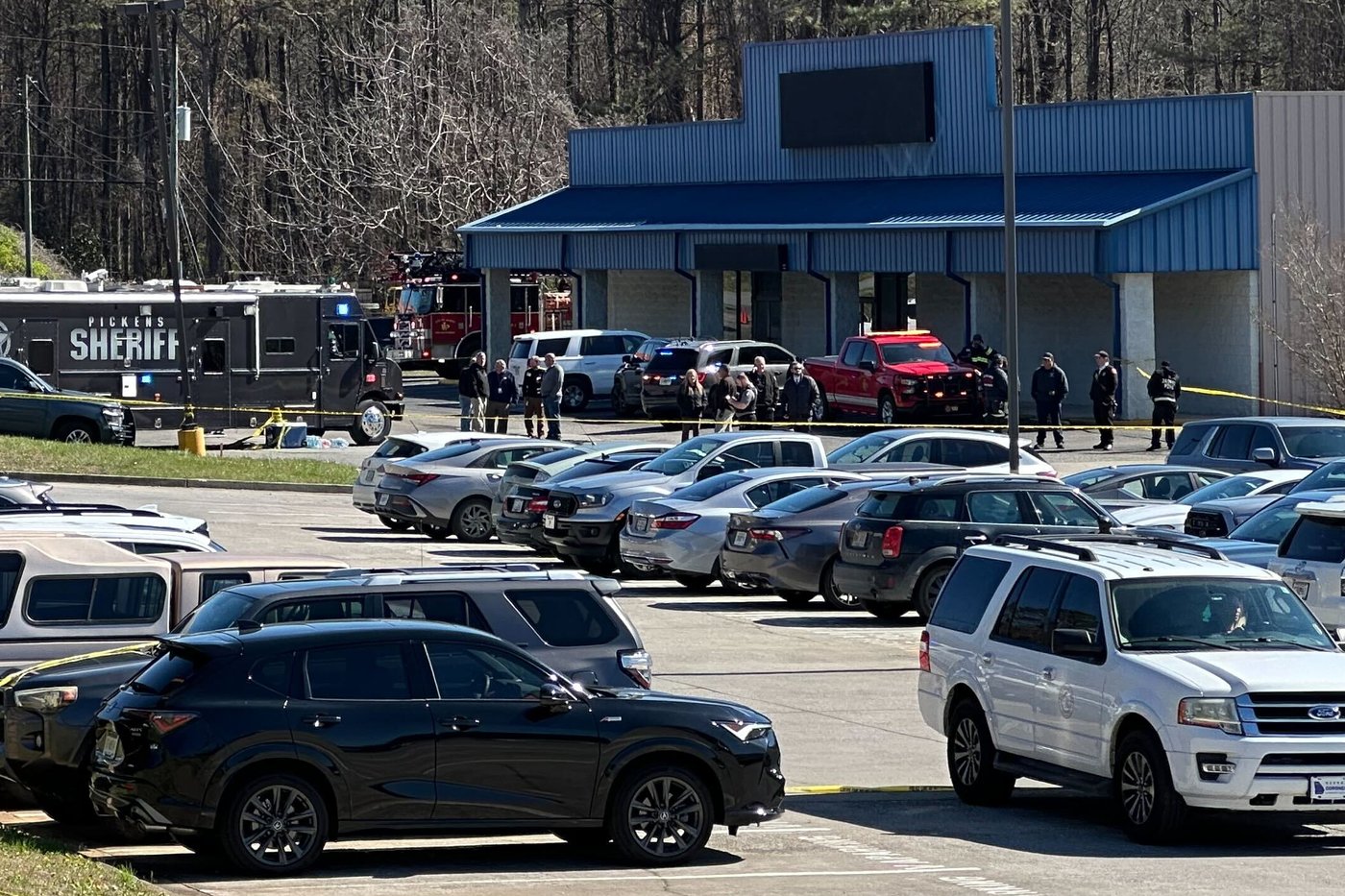 Gunman killed and employee hospitalized after a shooting at a Georgia VA clinic, police say | iNFOnews.ca