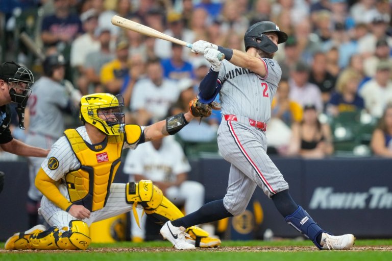 Jake Bauers' hitting and Luis Lara's fielding prove pivotal as Brewers beat Twins 4-3 in 10 innings | iNFOnews.ca
