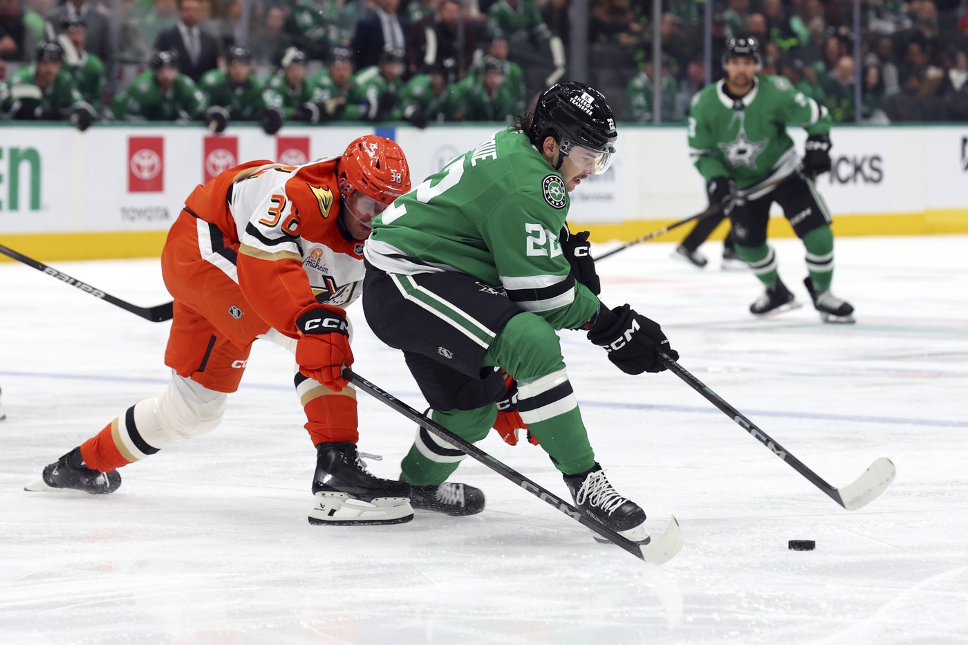 Leason has goal and 2 assists as Ducks beat Stars 4-2 for first winning streak of season | iNFOnews.ca