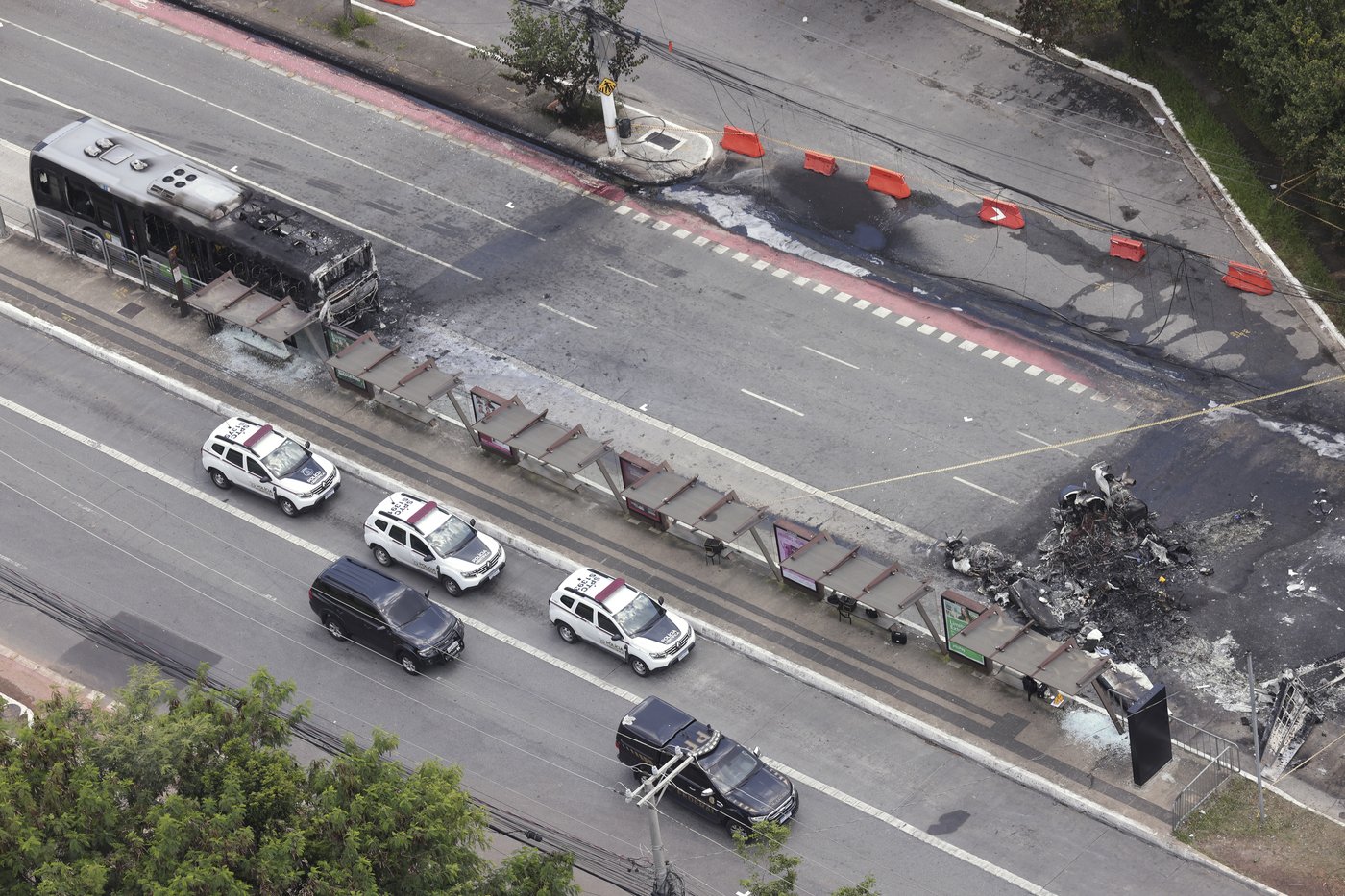 A small plane slams into a Brazilian street and kills 2 people on board | iNFOnews.ca A small plane slams into a Brazilian street and kills 2 people on board | iNFOnews.ca