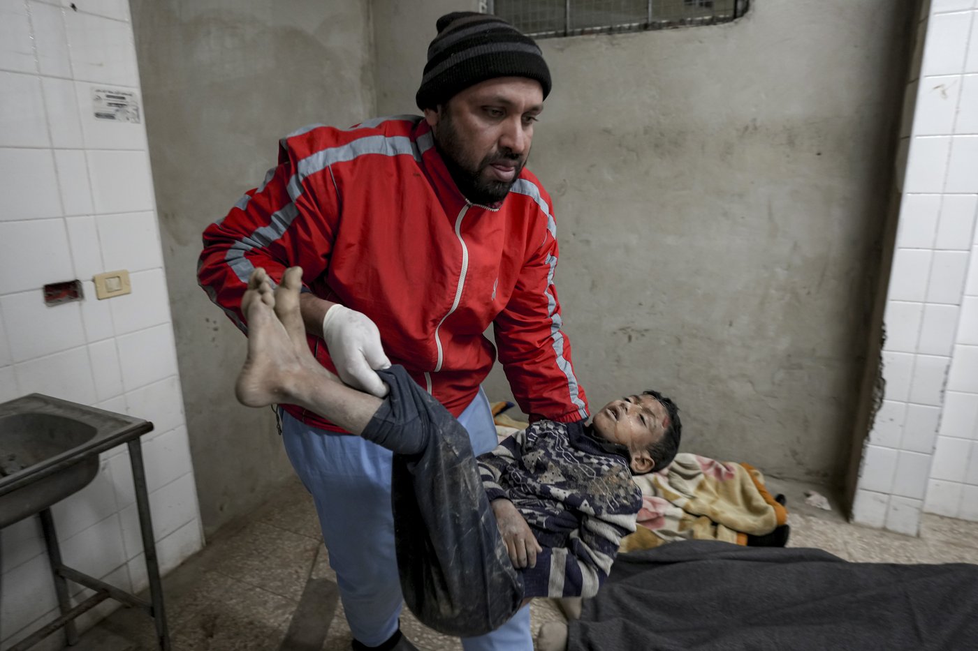 Middle East latest: Israeli strike on a Gaza school kills 17 people sheltering there | iNFOnews.ca
