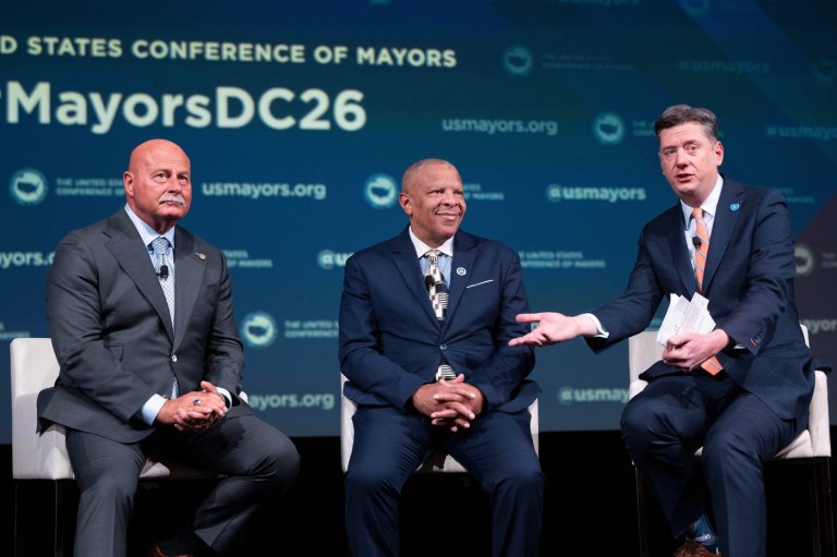 Mayors warn that Trump's hardline immigration tactics could dent trust in law enforcement | iNFOnews.ca
