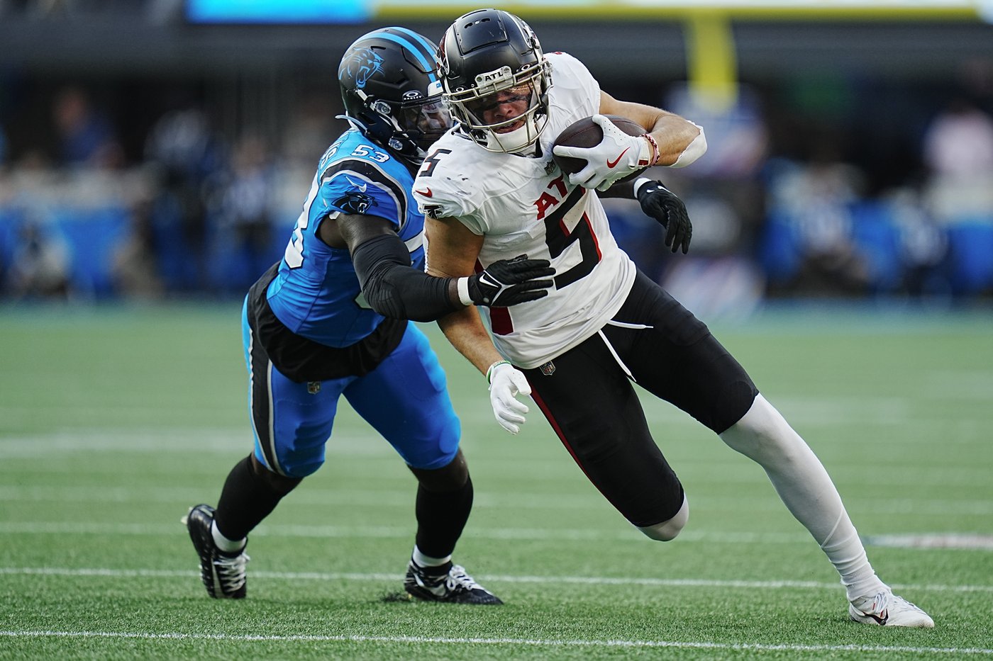 Bijan Robinson scores 2 TDs. Falcons beat Panthers 38-20 for 3rd straight victory vs. NFC South foe | iNFOnews.ca