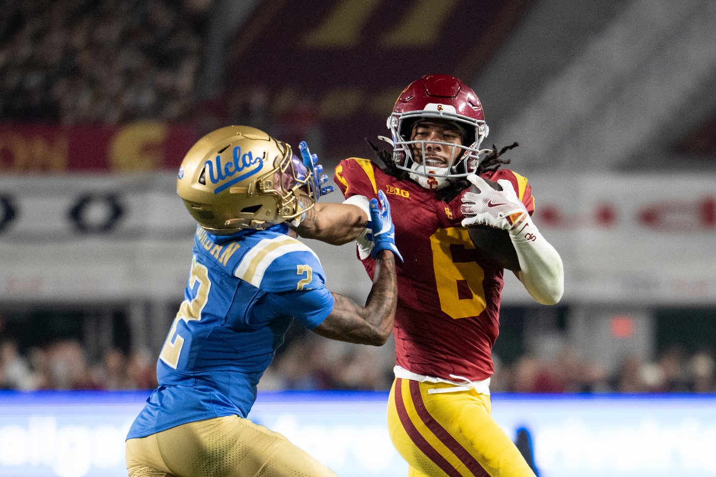 Makai Lemon catches big TD pass after benching, and No. 19 USC races past rival UCLA 29-10 | iNFOnews.ca