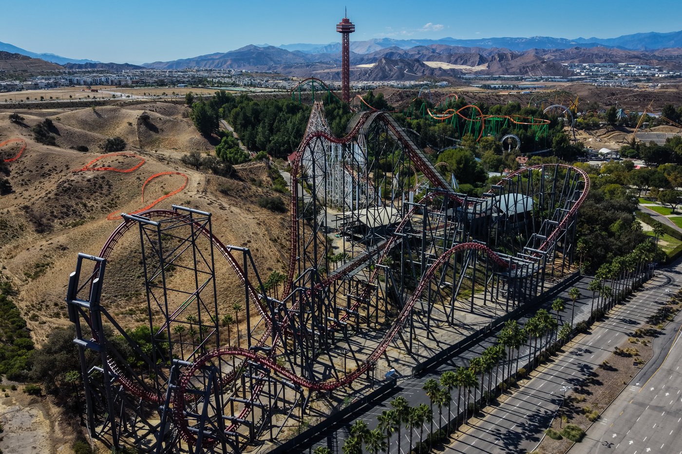 New lawsuits allege Six Flags Magic Mountain's X2 roller coaster caused traumatic brain injuries | iNFOnews.ca