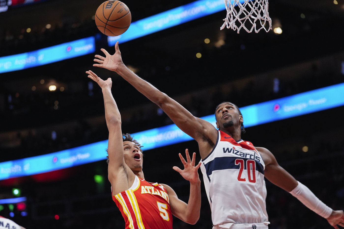 Kuzma scores 25 as the Wizards pick up their first win with a 121-119 victory over Hawks | iNFOnews.ca Kuzma scores 25 as the Wizards pick up their first win with a 121-119 victory over Hawks | iNFOnews.ca