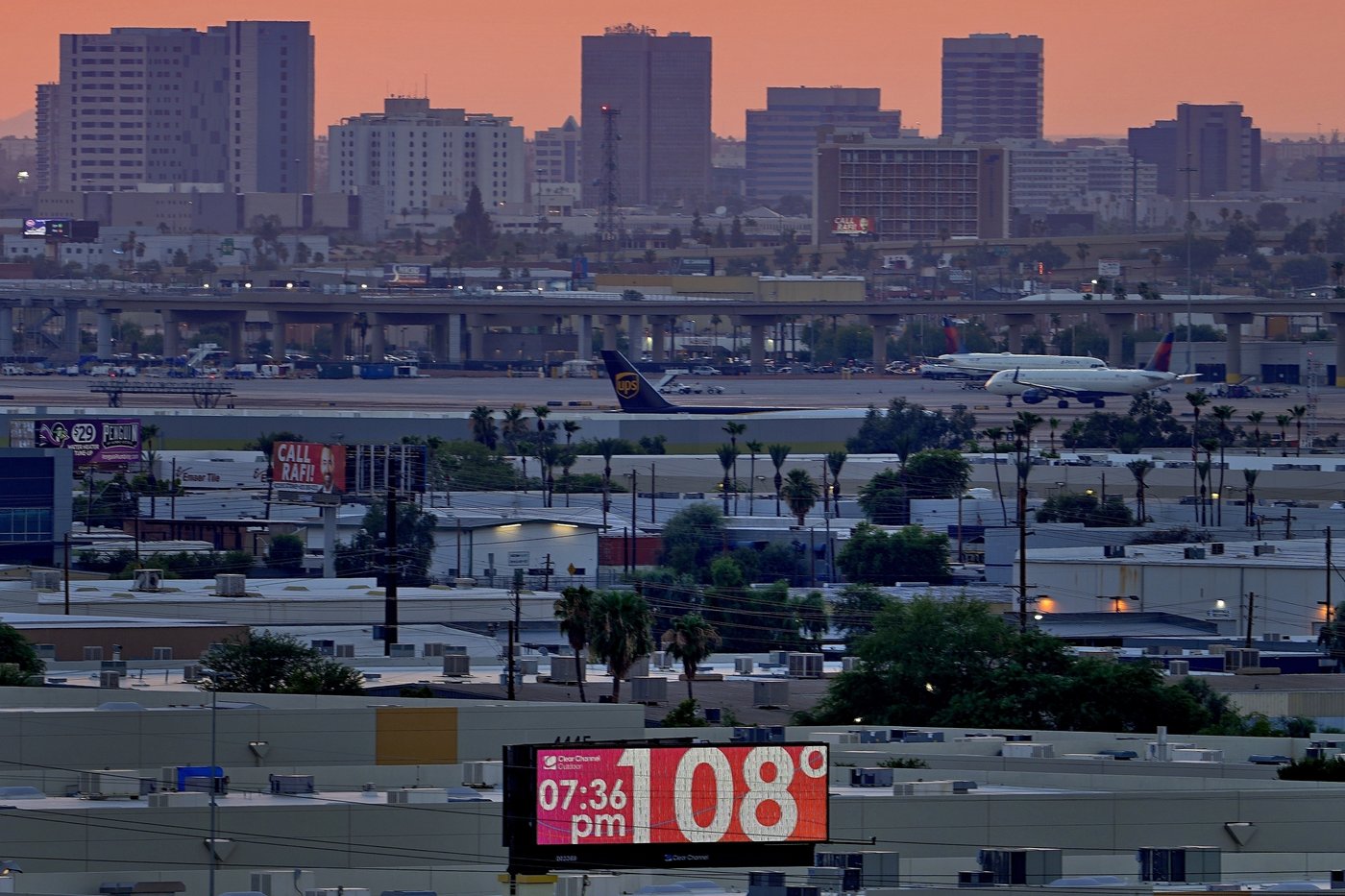 Phoenix hits record October highs during heat wave before wrapping up its warm season | iNFOnews.ca