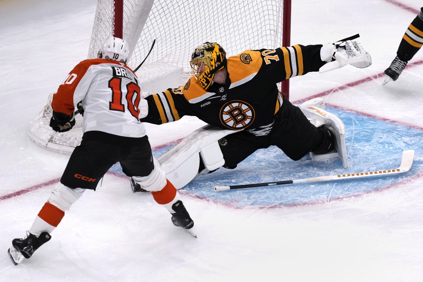 Ersson stops 23 shots and Foerster scores 2nd-period goal in Flyers 2-0 win over Bruins | iNFOnews.ca Ersson stops 23 shots and Foerster scores 2nd-period goal in Flyers 2-0 win over Bruins | iNFOnews.ca