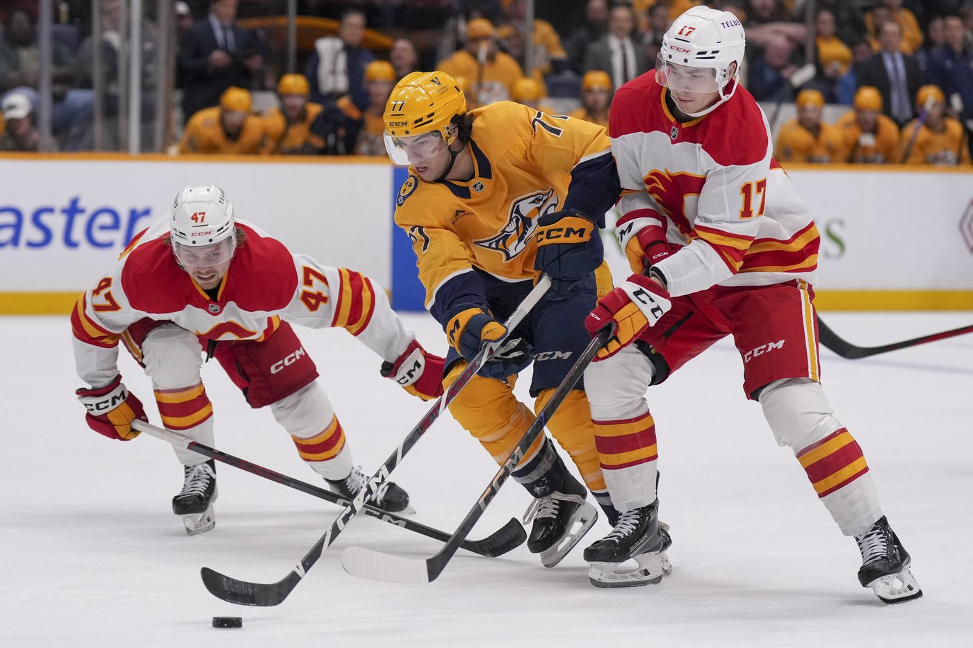 Huberdeau, Rooney lead Flames over Predators 4-3, snap eight-game road skid | iNFOnews.ca