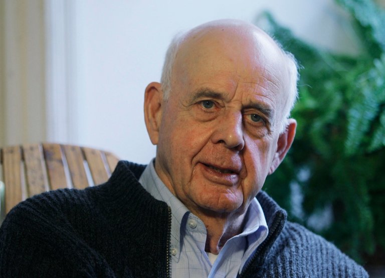 Wendell Berry, Kentucky-born author who advocated a simpler life, has died at 92 | iNFOnews.ca