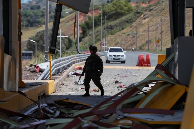 A car-bomb attack targets southwest Colombia a day after conservative president takes office | iNFOnews.ca