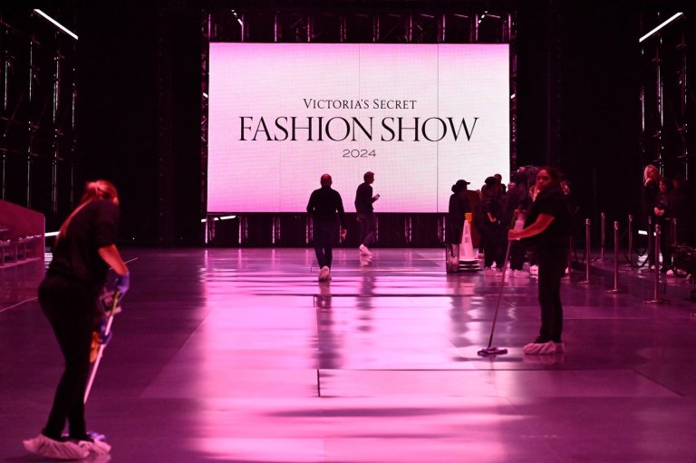Angel Reese to be first pro athlete to walk in Victoria's Secret Fashion Show. Here's how to watch | iNFOnews.ca