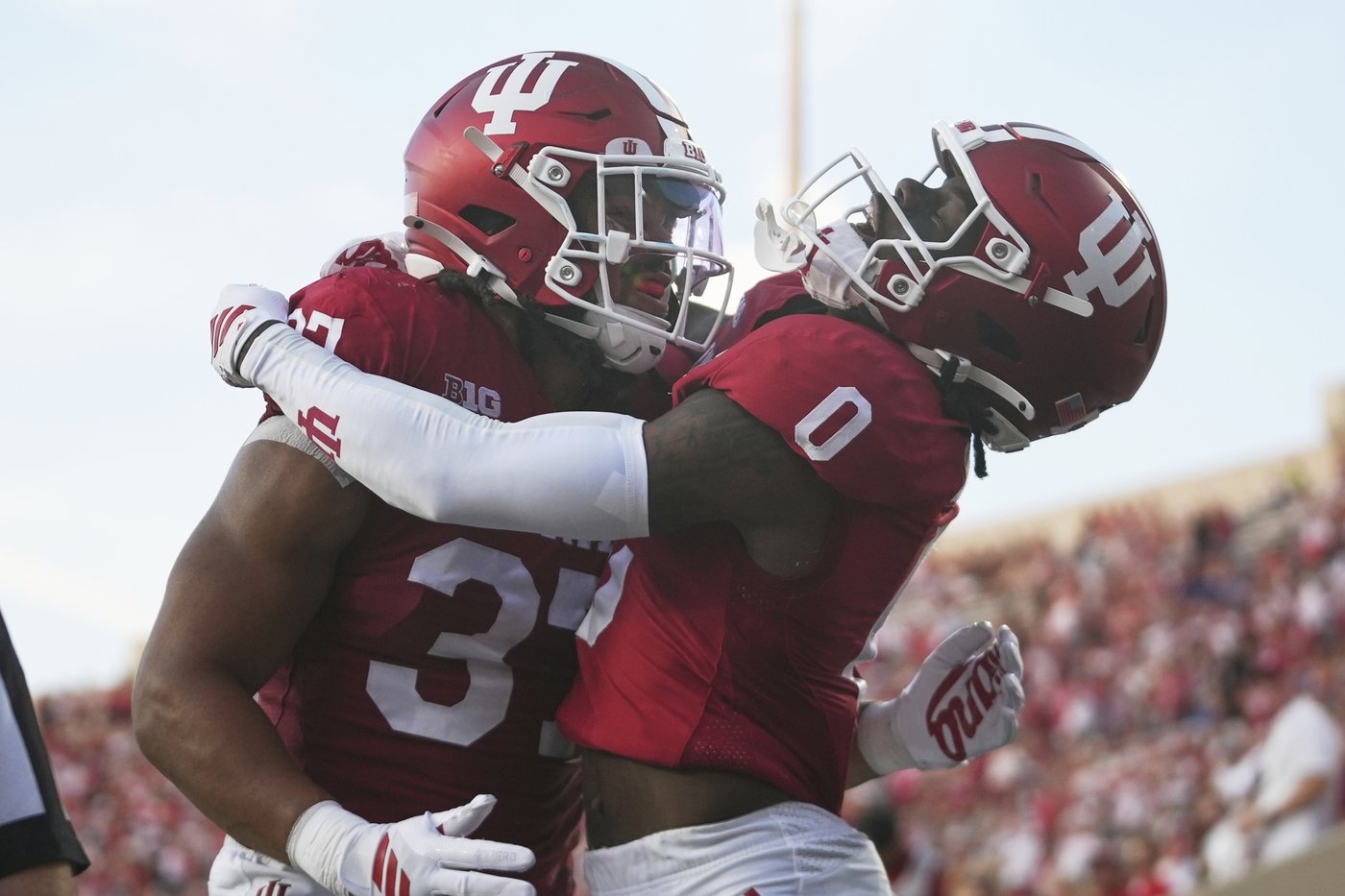 Friendly coaches ready to square off as No. 9 Illinois and No. 19 Indiana try to stay unbeaten | iNFOnews.ca Friendly coaches ready to square off as No. 9 Illinois and No. 19 Indiana try to stay unbeaten | iNFOnews.ca