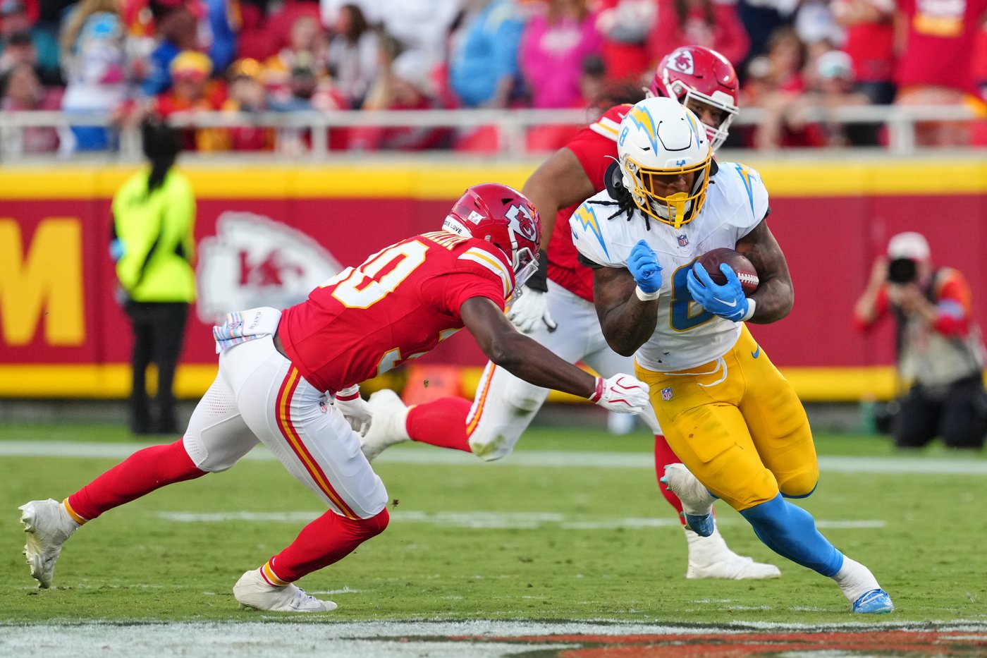 Harbaugh says Chargers will evaluate everything after 22-6 loss to Chiefs drops them to 0-6 | iNFOnews.ca Harbaugh says Chargers will evaluate everything after 22-6 loss to Chiefs drops them to 0-6 | iNFOnews.ca