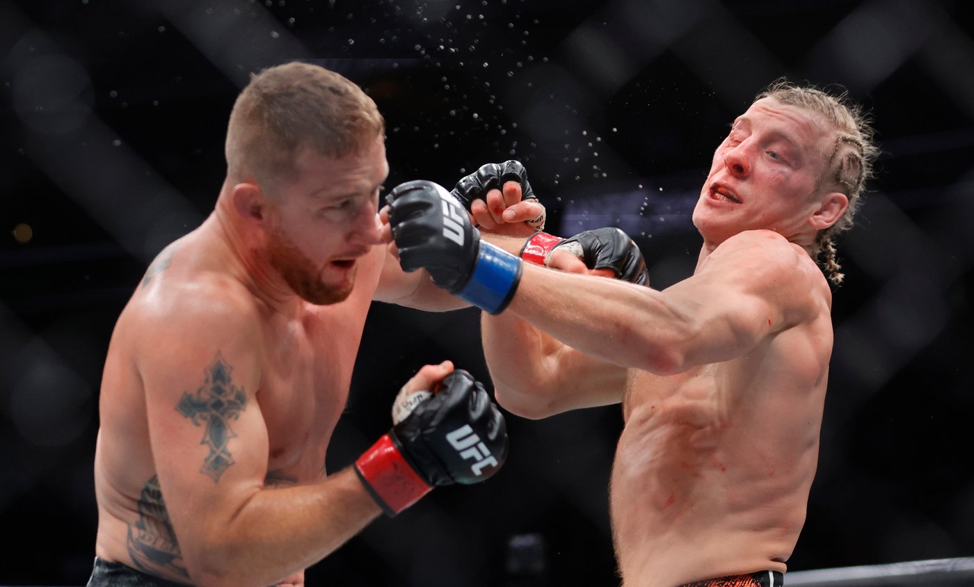 Gaethje upsets Pimblett to win interim lightweight title at UFC 324 | iNFOnews.ca