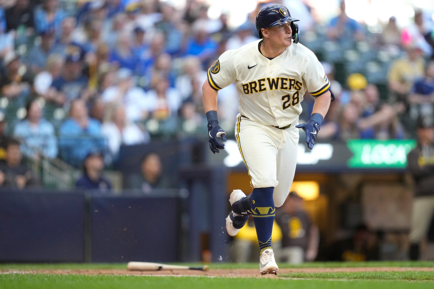 Rengifo has three RBIs and Harrison pitches five shutout innings in Brewers' 7-1 win over Padres | iNFOnews.ca Rengifo has three RBIs and Harrison pitches five shutout innings in Brewers' 7-1 win over Padres | iNFOnews.ca