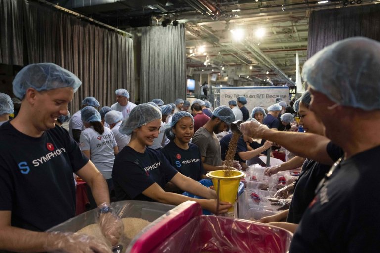 Volunteers prep millions of meals for fellow New Yorkers on 24th anniversary of 9/11 | iNFOnews.ca