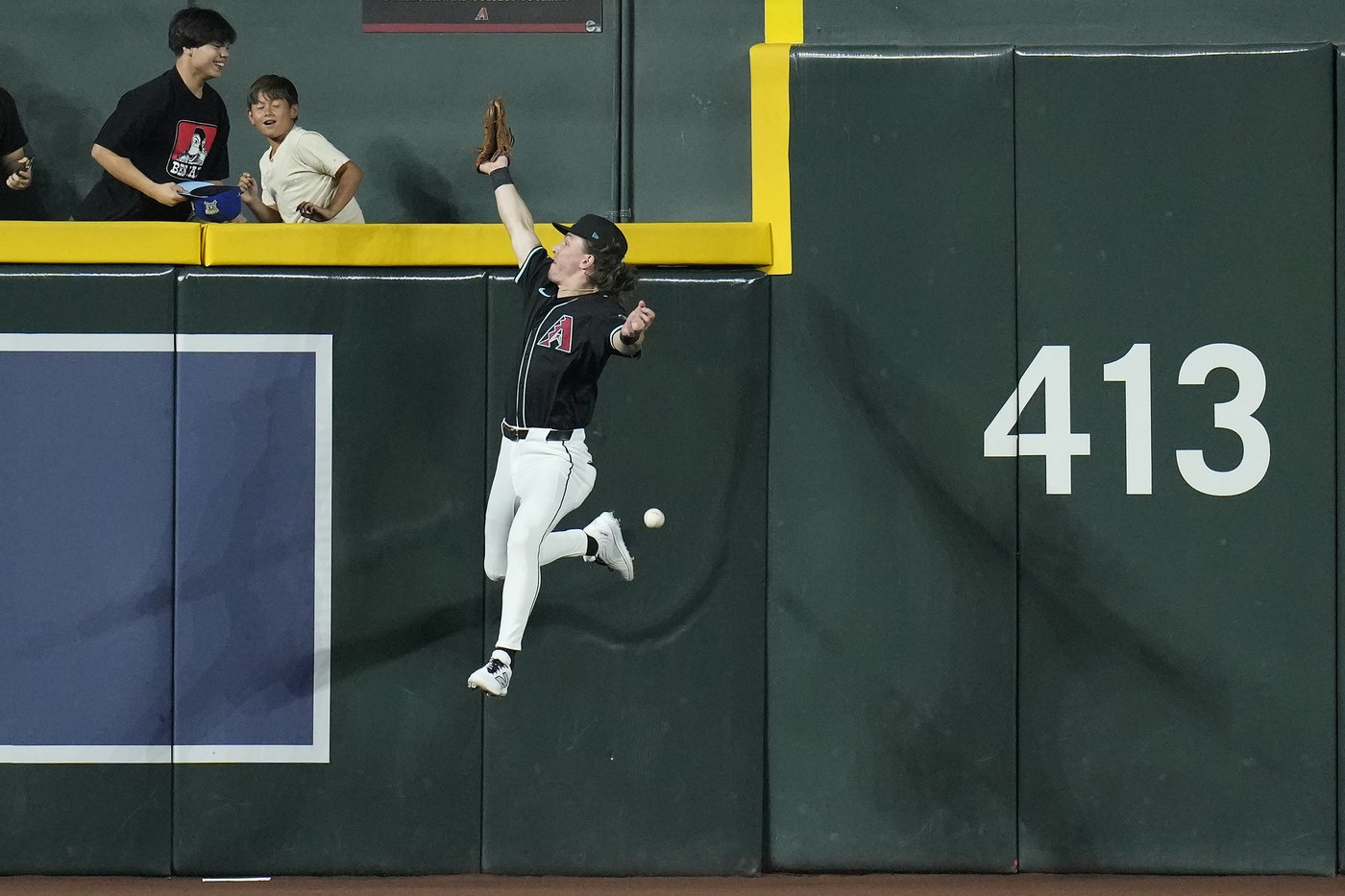 Chapman's inside-the-park HR lifts Giants to 6-3 win, Diamondbacks lose ground in NL playoff race | iNFOnews.ca