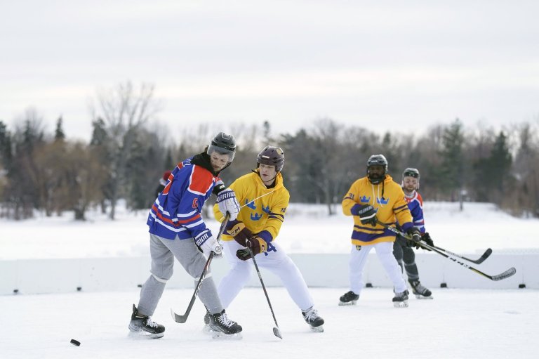 'Where I fell in love with hockey': NHLers look back at their outdoor rink memories | iNFOnews.ca