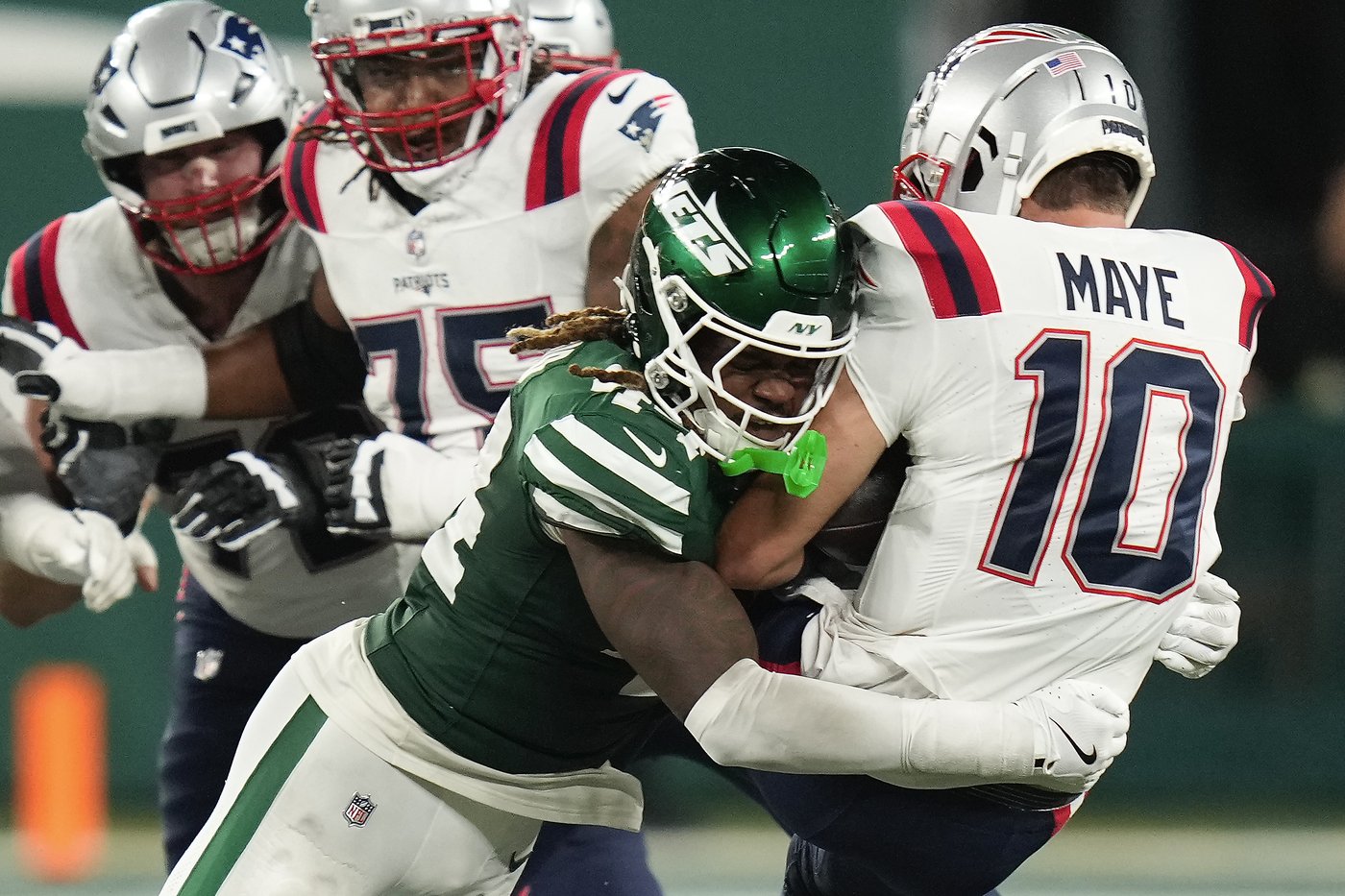 First test as a starter for Patriots rookie QB Drake Maye is difficult Texans defense | iNFOnews.ca