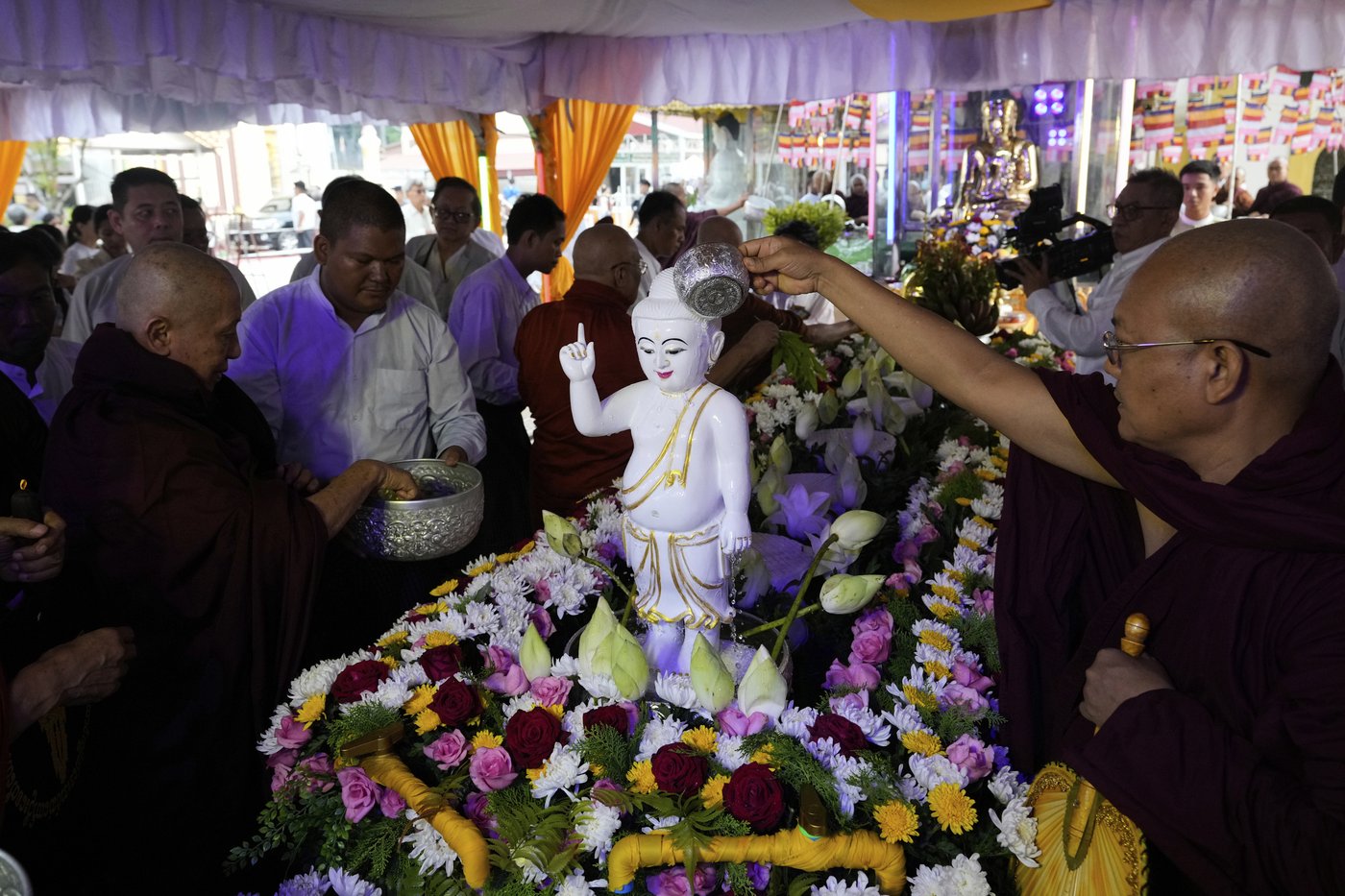 PHOTO COLLECTION: Buddha Birthday | iNFOnews.ca