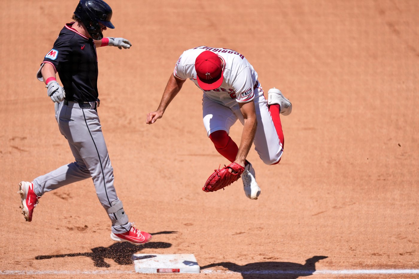 Kwan and Bazzana lift streaking Guardians to 4-3 comeback win over Angels | iNFOnews.ca