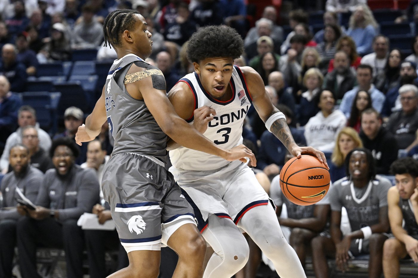 Solo Ball scores 12 points as No. 2 UConn beats East Texas A&M 81-46 | iNFOnews.ca Solo Ball scores 12 points as No. 2 UConn beats East Texas A&M 81-46 | iNFOnews.ca