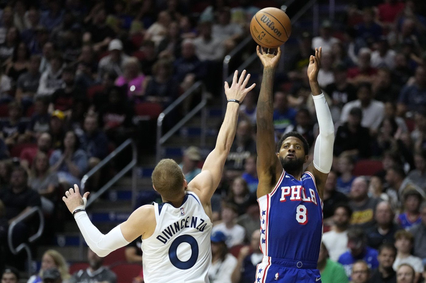 76ers' Paul George diagnosed with bone bruise but no structural damage after hyperextending knee | iNFOnews.ca 76ers' Paul George diagnosed with bone bruise but no structural damage after hyperextending knee | iNFOnews.ca