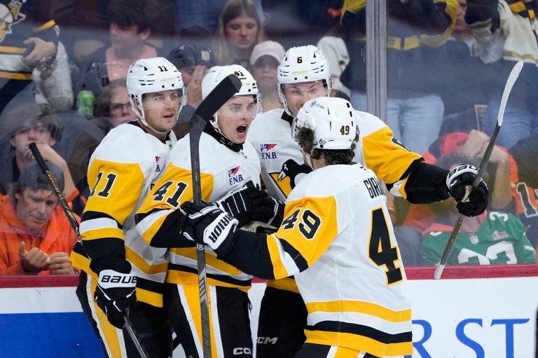 Malkin scores, Silovs stops 19 shots as Penguins pile on in 7-0 win over Flyers in teams' opener | iNFOnews.ca