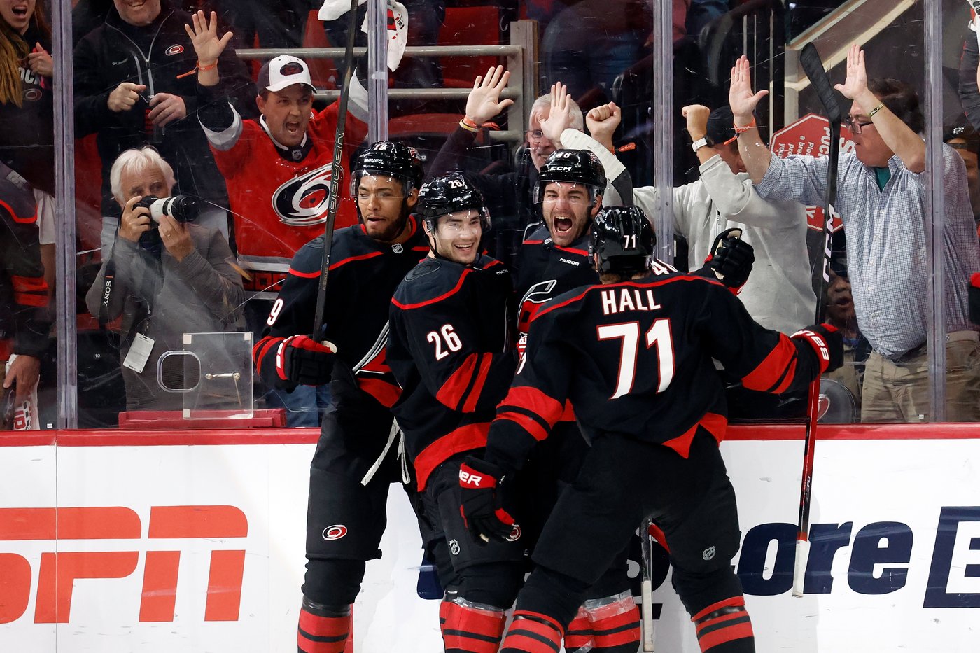 Martinook's goal lifts Hurricanes past Senators 3-2 in 2OT after he misses rare OT penalty shot | iNFOnews.ca Martinook's goal lifts Hurricanes past Senators 3-2 in 2OT after he misses rare OT penalty shot | iNFOnews.ca