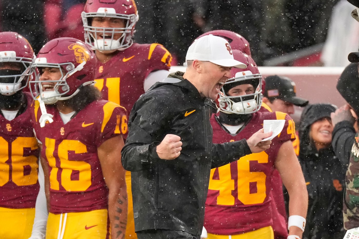 College football Week 13: No. 16 USC at No. 6 Oregon top game as CFP and conference races take shape | iNFOnews.ca