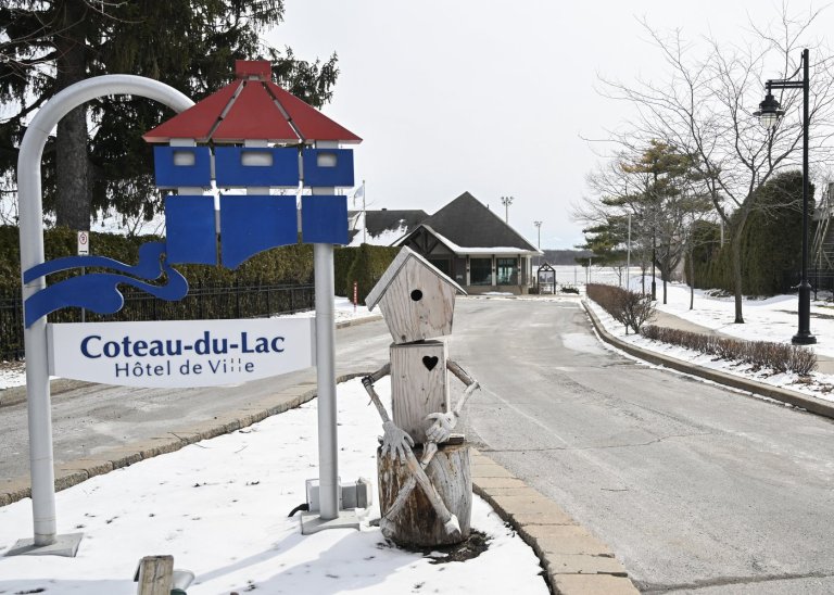 Hometown mourns Quebec pilot Antoine Forest, who died in LaGuardia crash | iNFOnews.ca