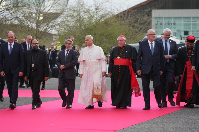 Pope urges religious leaders in France to preach peace as he recalls foundations of European unity | iNFOnews.ca