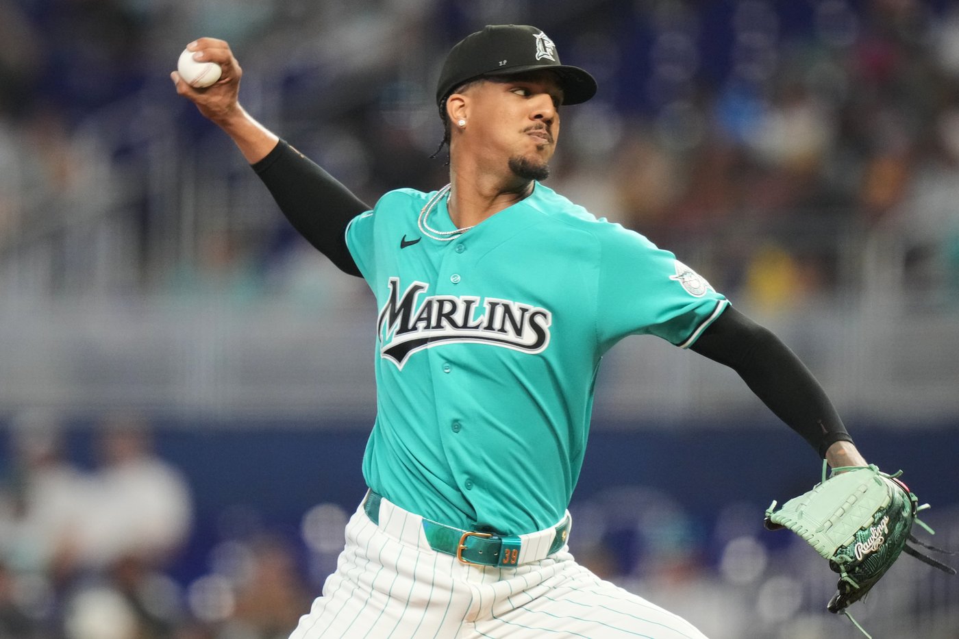 Pérez outpitches Misiorowski as Marlins top Brewers 5-3 to stop 4-game slide | iNFOnews.ca