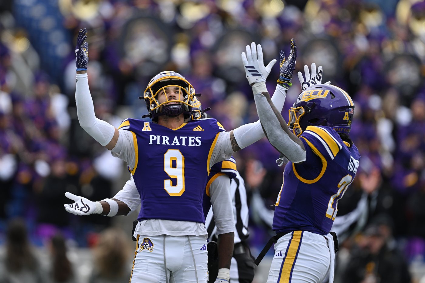 It's a good time to be Anthony Smith. Two players with that name make AP's all-bowl team | iNFOnews.ca