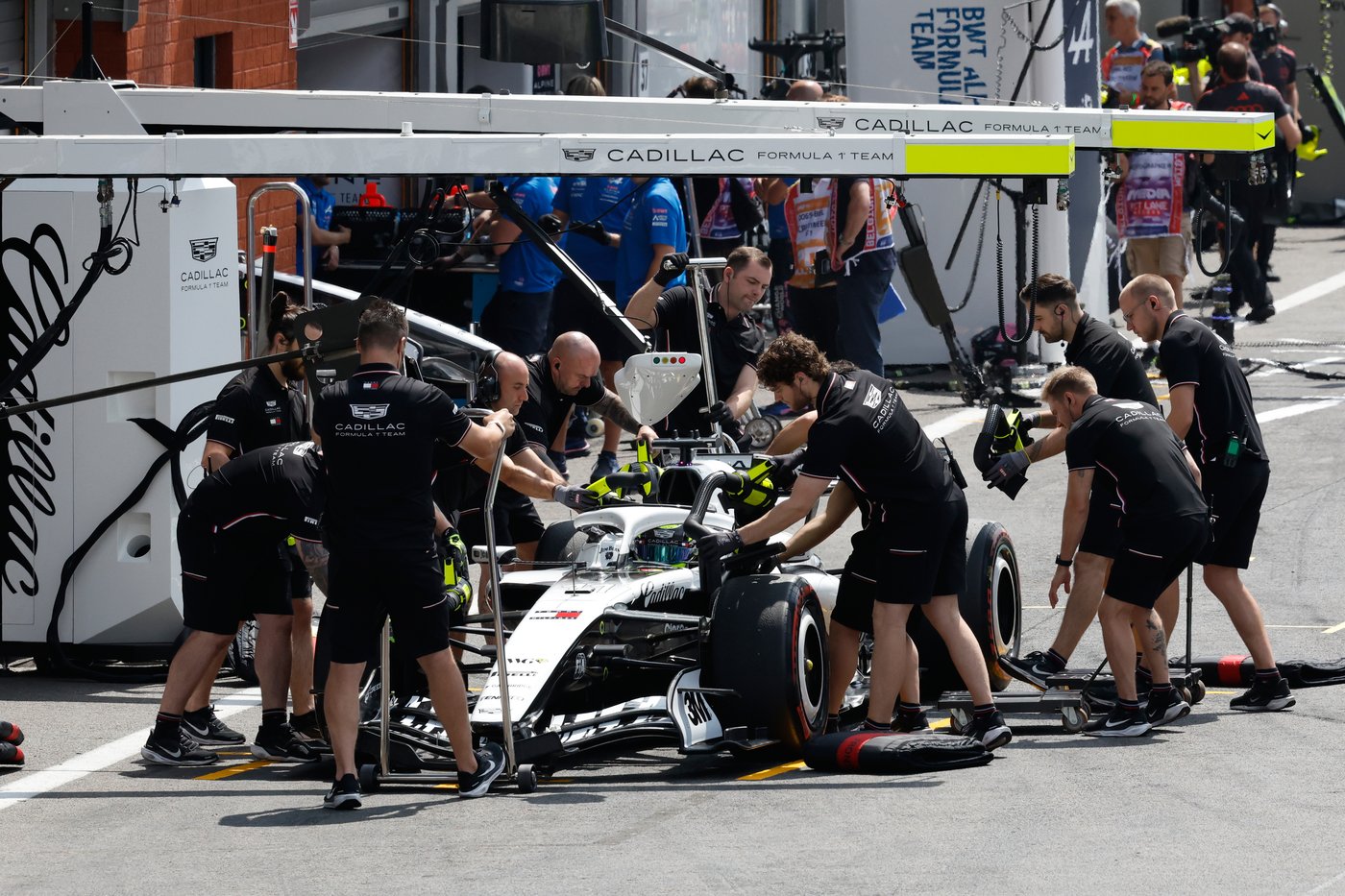 Cadillac replaces team principal Graeme Lowdon a week before F1 season resumes | iNFOnews.ca