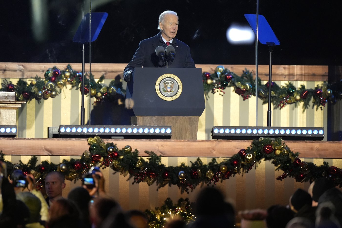 Biden at tree lighting says his holiday wish is for US to continue to seek light, liberty and love | iNFOnews.ca