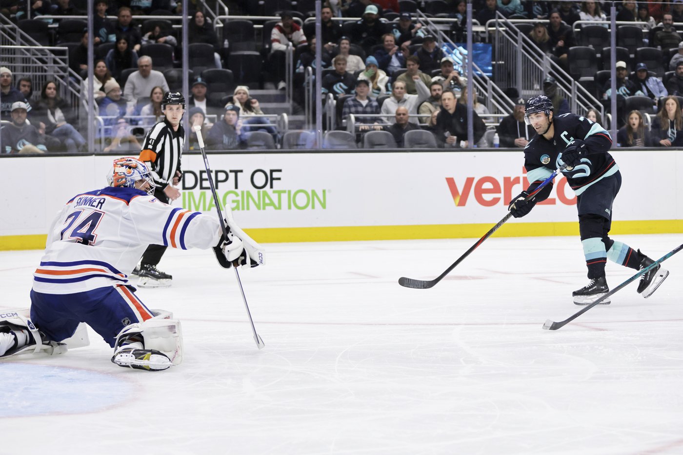 Eberle scores 2 goals as Kraken beat Oilers 3-2 to improve franchise's best start to 5-2-2 | iNFOnews.ca Eberle scores 2 goals as Kraken beat Oilers 3-2 to improve franchise's best start to 5-2-2 | iNFOnews.ca