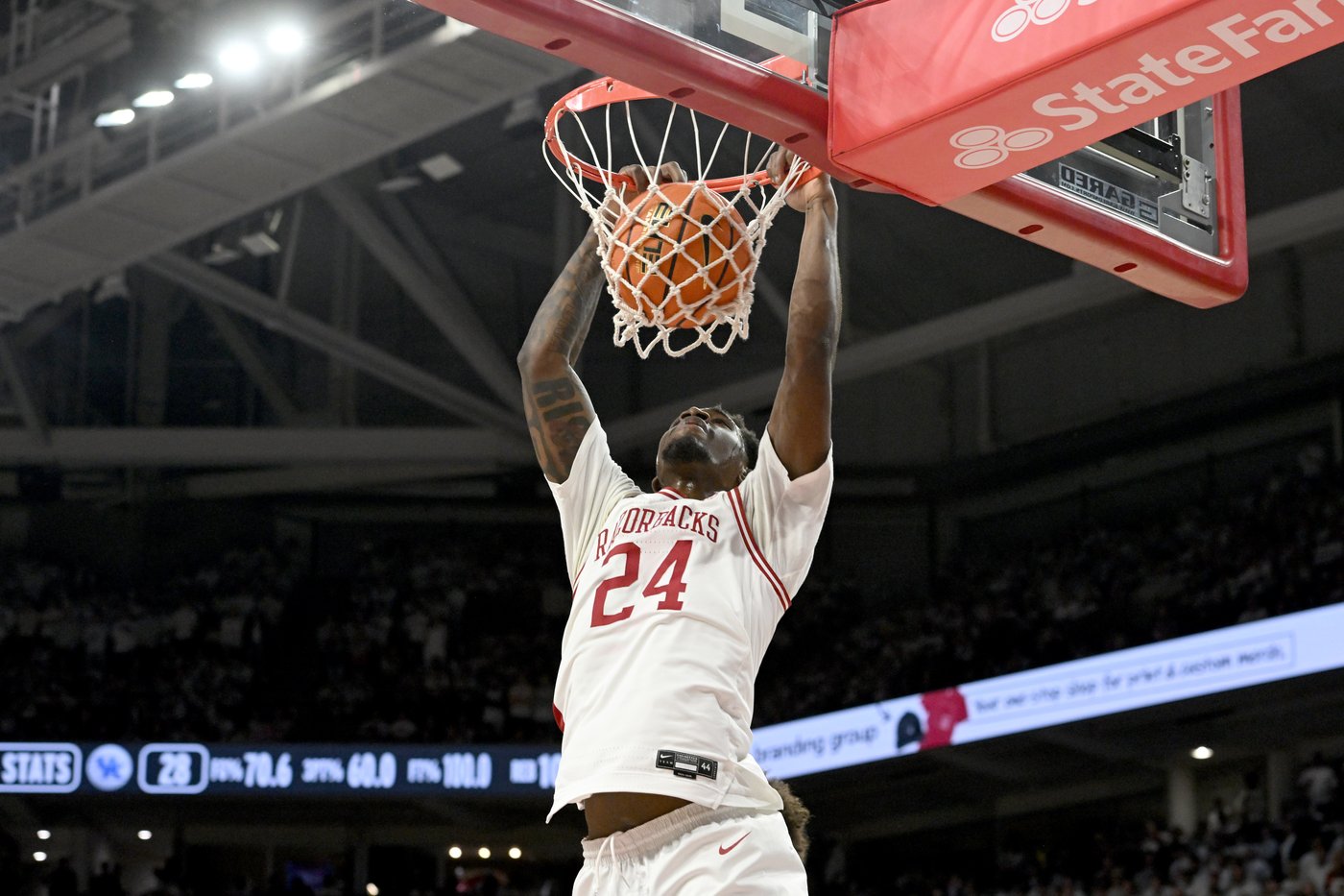 Oweh's 24 points pace Kentucky in 85-77 win at No. 15 Arkansas | iNFOnews.ca