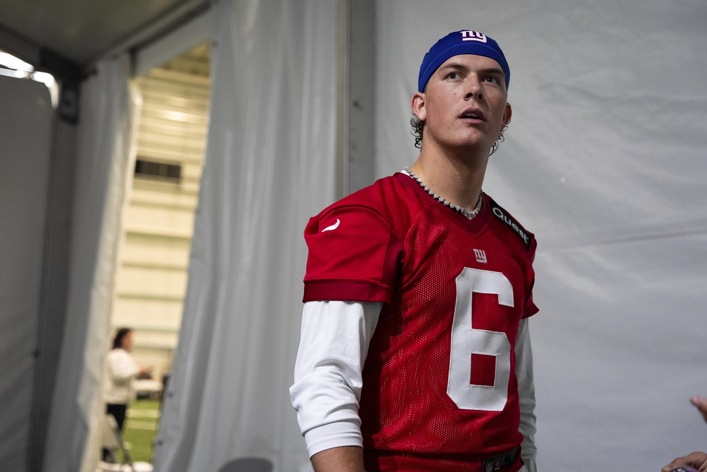 Giants first-round quarterback Jaxson Dart wearing sister's sparkling necklace for luck | iNFOnews.ca