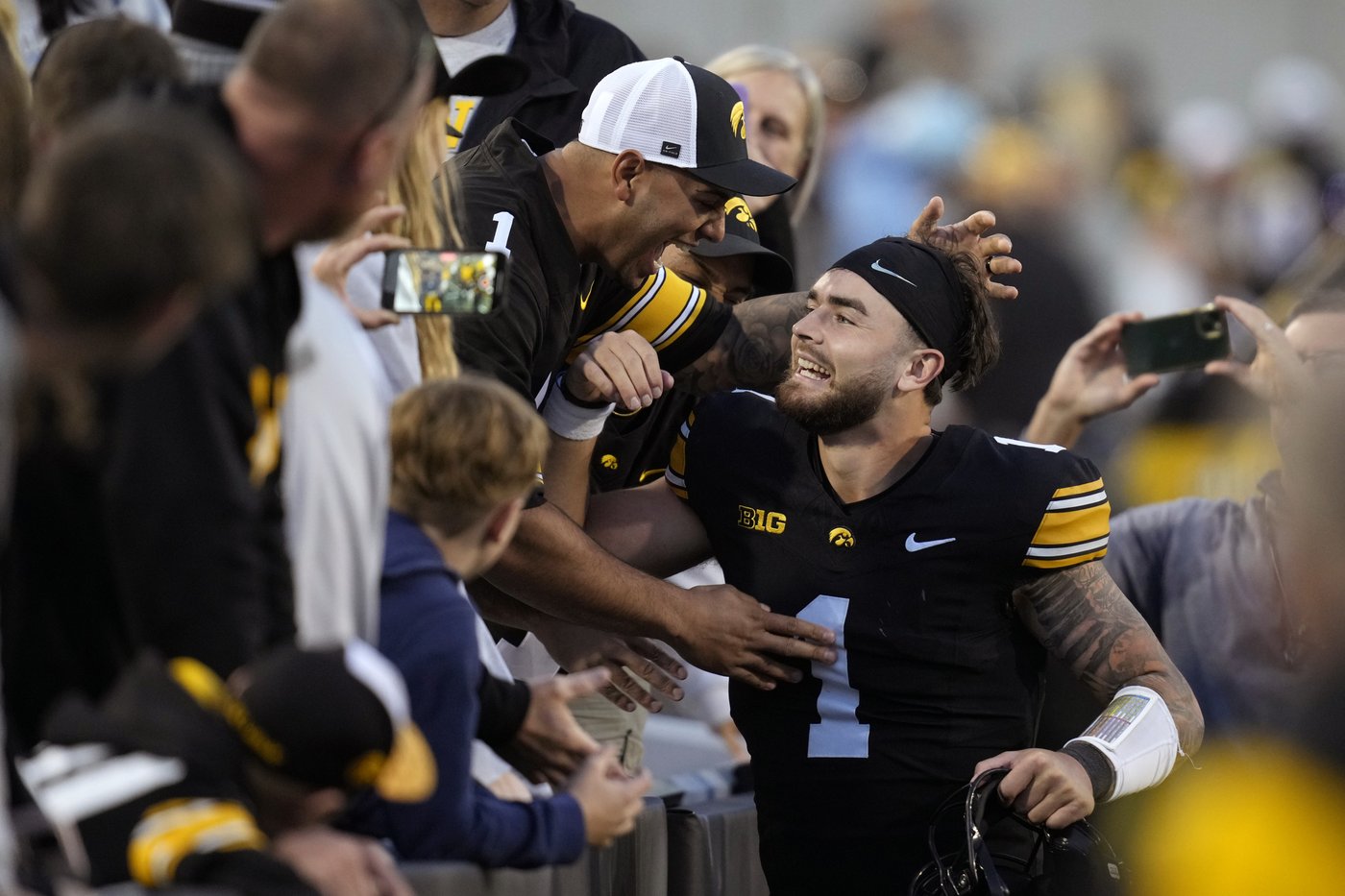 Wisconsin and Iowa meet with bowl eligibility on the line; Hawkeyes to start Brendan Sullivan at QB | iNFOnews.ca Wisconsin and Iowa meet with bowl eligibility on the line; Hawkeyes to start Brendan Sullivan at QB | iNFOnews.ca