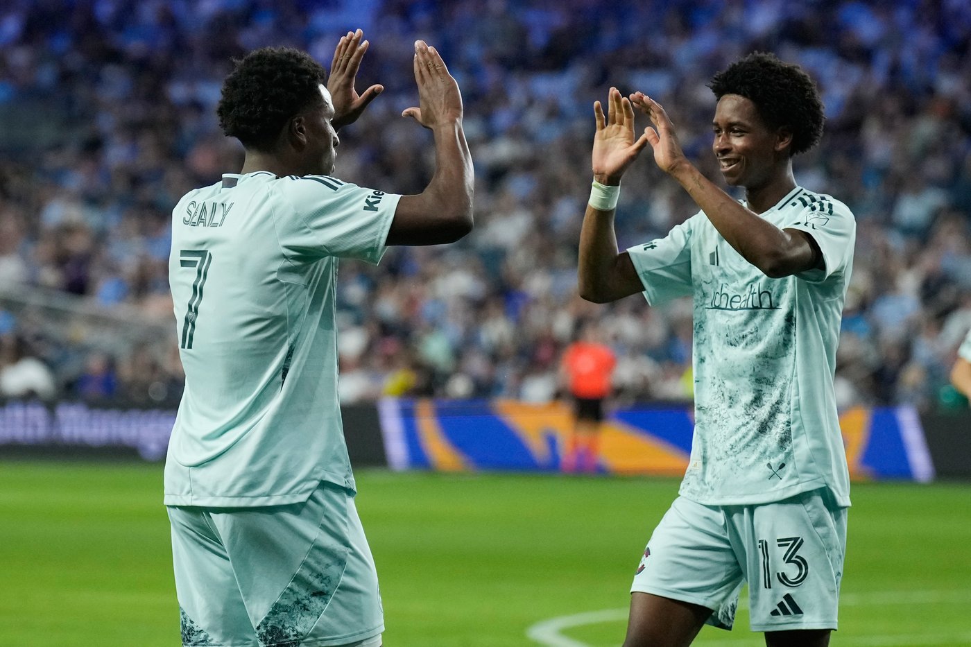 Paxten Aaronson scores twice to propel Rapids to 4-1 victory over Sporting KC | iNFOnews.ca Paxten Aaronson scores twice to propel Rapids to 4-1 victory over Sporting KC | iNFOnews.ca