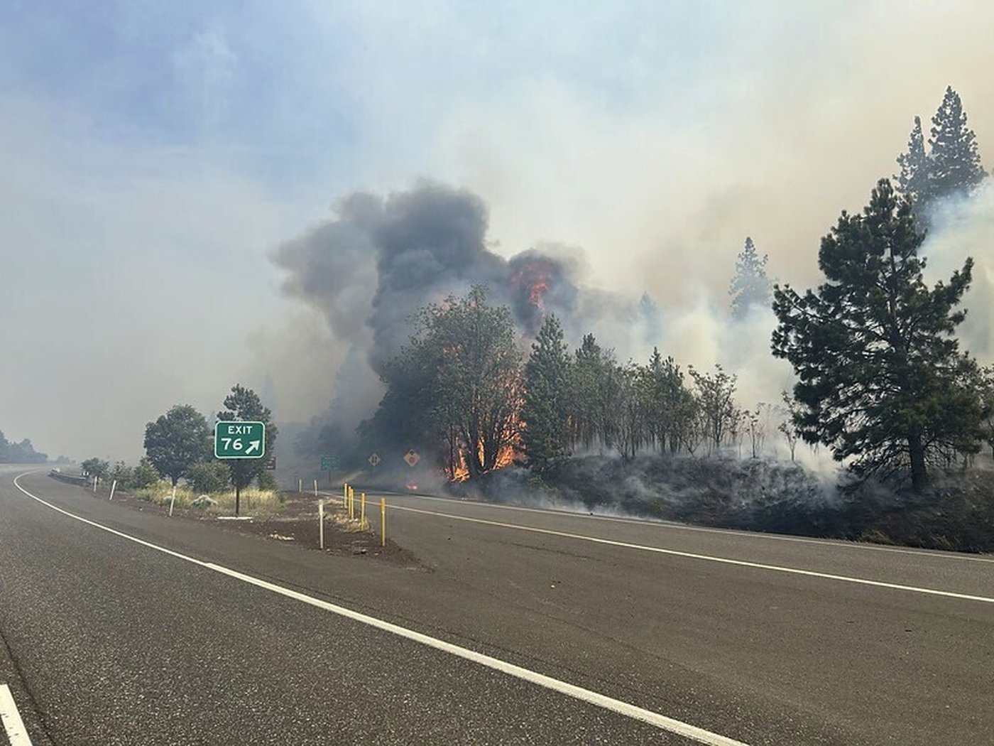 Oregon wildfire prompts evacuations and closes interstate in Columbia River Gorge | iNFOnews.ca Oregon wildfire prompts evacuations and closes interstate in Columbia River Gorge | iNFOnews.ca