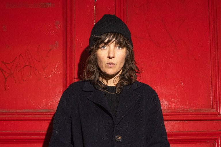 Courtney Barnett works her way through writer's block with a little help from a praying mantis | iNFOnews.ca