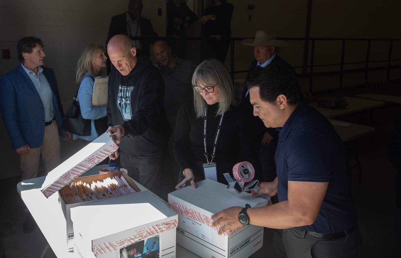 'First step': Alberta separatists deliver referendum petition, tout 300K signatures | iNFOnews.ca