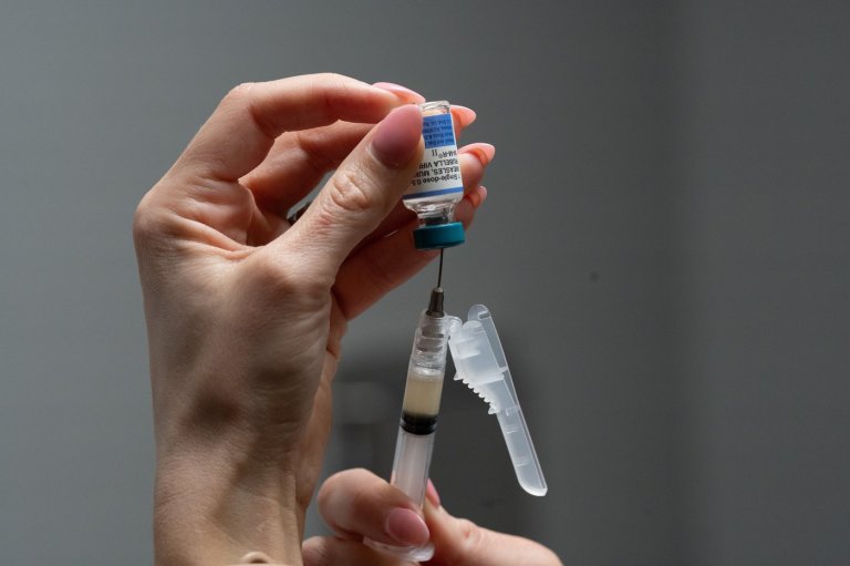 Poll suggests politics, geography and trust play roles in vaccine hesitancy | iNFOnews.ca