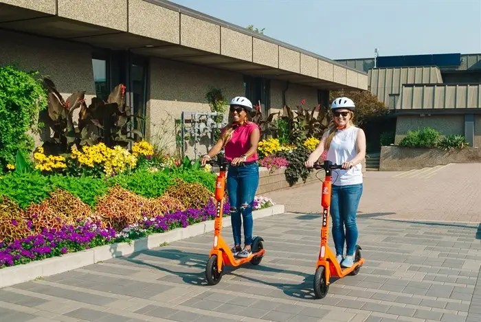 Here's the rules for e-bikes, e-scooters that Kelowna cops and schools are worried about | iNFOnews.ca